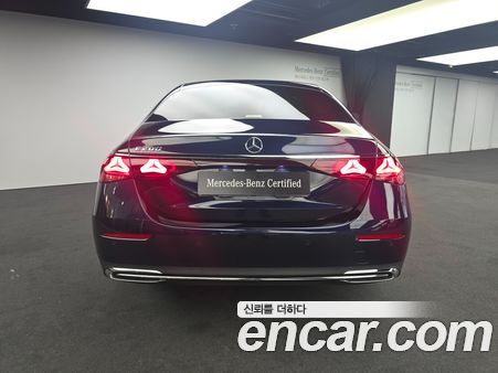 Mercedes-Benz E-Class 2024, фото 4