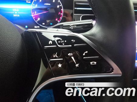 Mercedes-Benz E-Class 2024, фото 9