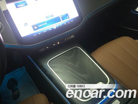 Mercedes-Benz E-Class 2024, фото 12