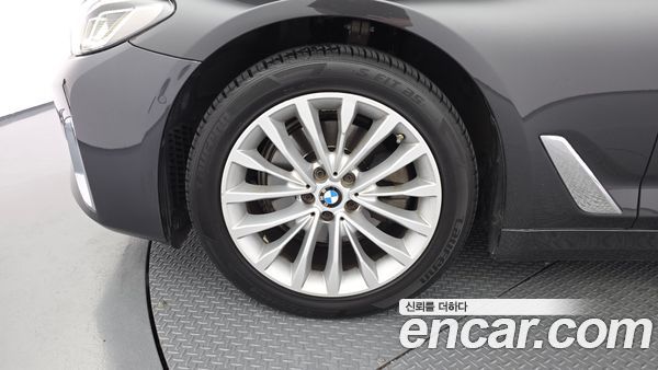 BMW 5 Series 2021, фото 5