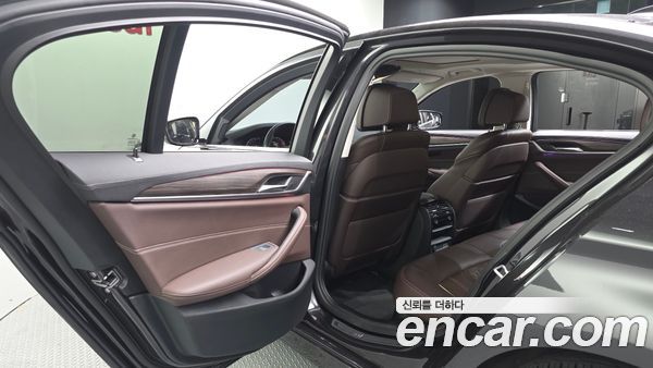 BMW 5 Series 2021, фото 16