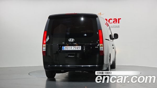 Hyundai Staria 2025, фото 3