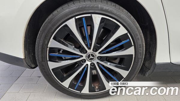 Mercedes-Benz EQE 2023, фото 5
