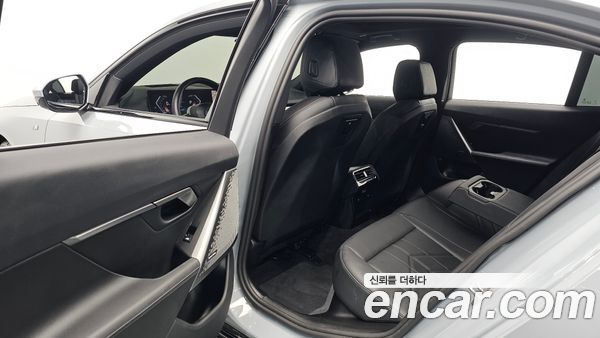 BMW 5 Series 2025, фото 15