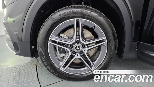 Mercedes-Benz GLB 2025, фото 5
