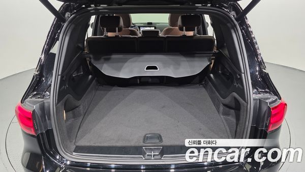 Mercedes-Benz GLB 2025, фото 26