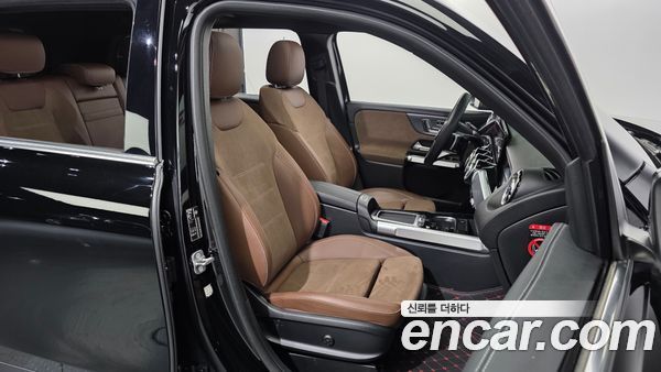 Mercedes-Benz GLB 2025, фото 16