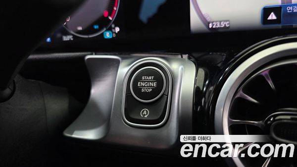 Mercedes-Benz GLB 2025, фото 29