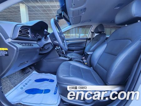 Hyundai Elantra 2020, фото 10
