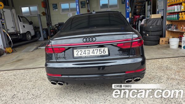 Audi A8 2020, фото 16