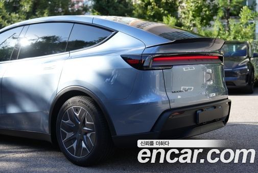 Tesla Model Y 2026, фото 2