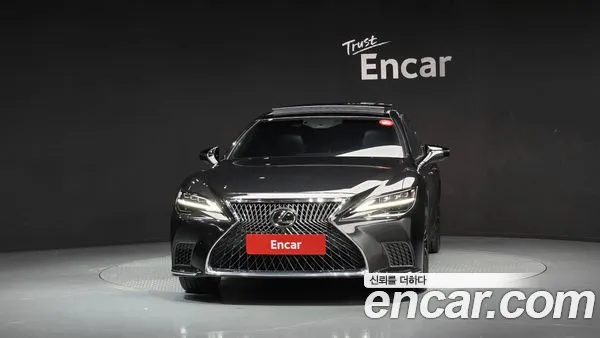 Lexus LS 2021, фото 3