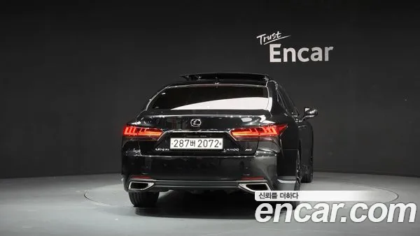 Lexus LS 2021, фото 4