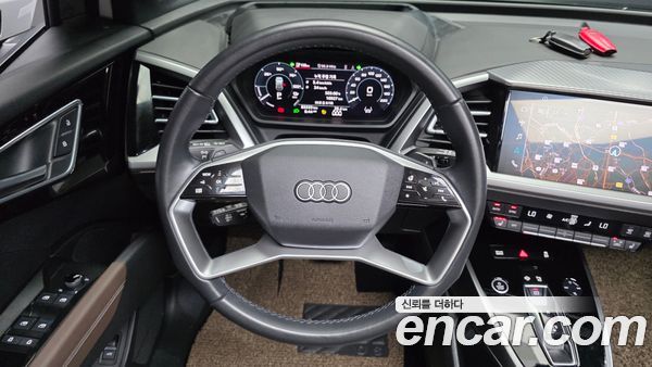 Audi Q4 e-tron 2022, фото 20