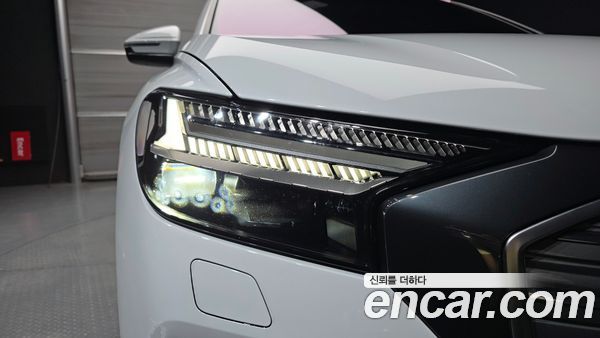 Audi Q4 e-tron 2022, фото 8