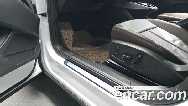 Audi Q4 e-tron 2022, фото 32