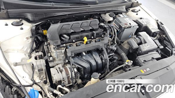 Hyundai Elantra 2021, фото 6