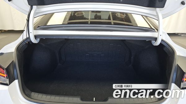 Hyundai Elantra 2021, фото 26