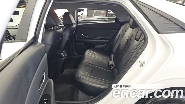 Hyundai Elantra 2021, фото 16