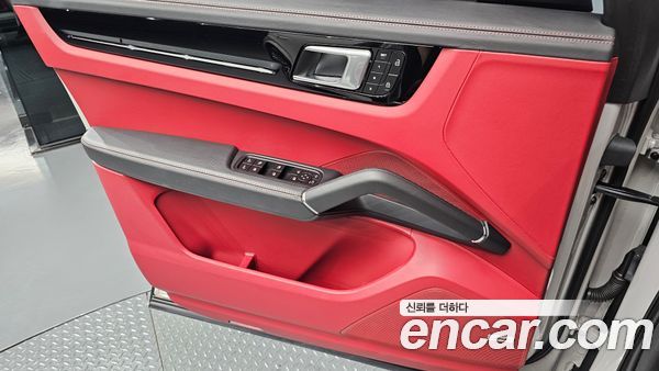 Porsche Cayenne 2022, фото 13
