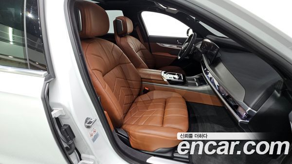 BMW 7 Series 2023, фото 15