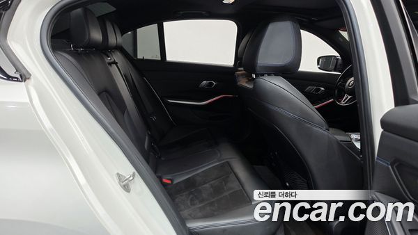 BMW 3 Series 2022, фото 17