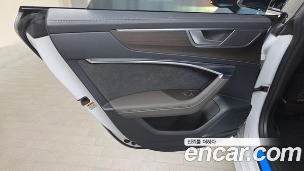 Audi A7 2022, фото 15