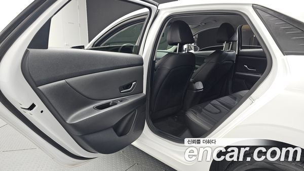 Hyundai Elantra 2021, фото 18