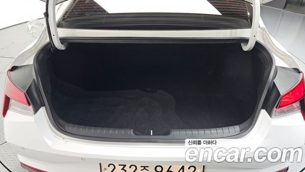 Hyundai Elantra 2021, фото 26