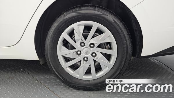 Hyundai Elantra 2021, фото 7