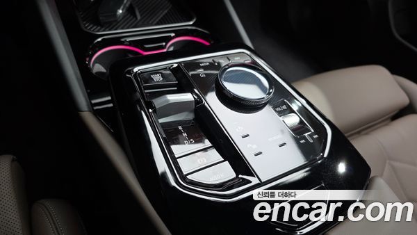 BMW 5 Series 2025, фото 11