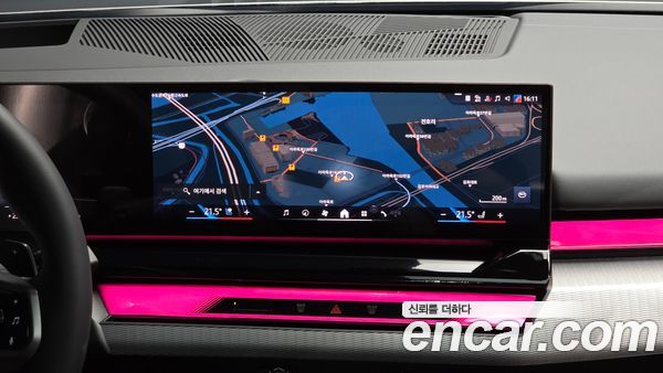 BMW 5 Series 2025, фото 19