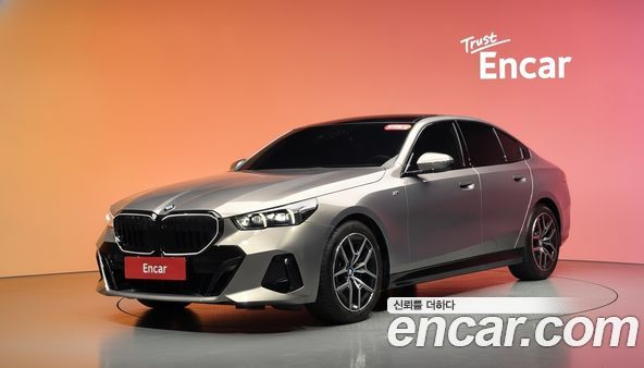 BMW 5 Series 2025, фото 39