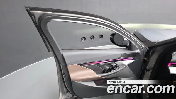 BMW 5 Series 2025, фото 13