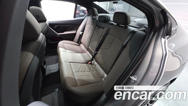 BMW 5 Series 2025, фото 15