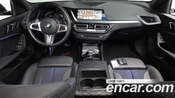BMW 1 Series 2023, фото 9