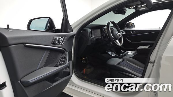 BMW 1 Series 2023, фото 12