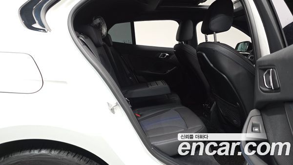 BMW 1 Series 2023, фото 16
