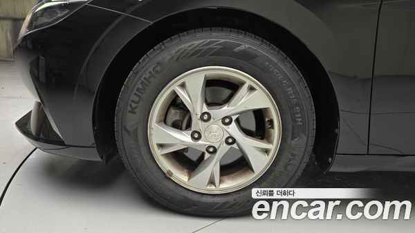 Hyundai Elantra 2021, фото 5