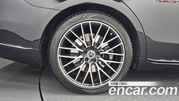 Mercedes-Benz S-Class 2022, фото 4
