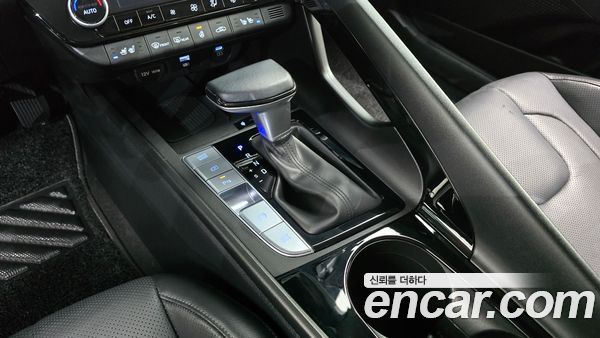 Hyundai Elantra 2025, фото 12