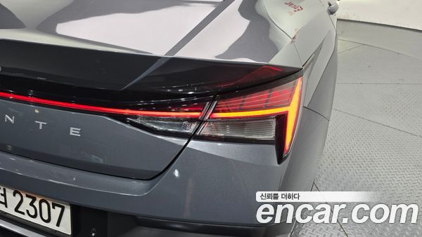 Hyundai Elantra 2025, фото 9