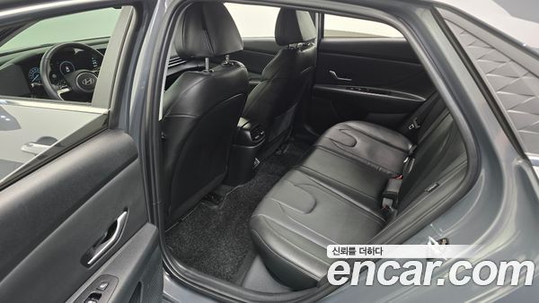Hyundai Elantra 2025, фото 16