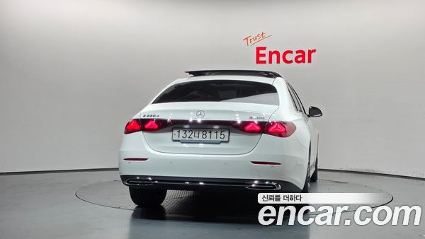 Mercedes-Benz E-Class 2024, фото 4