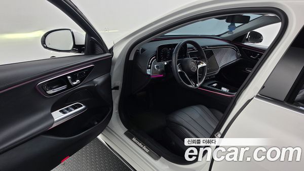 Mercedes-Benz E-Class 2024, фото 13