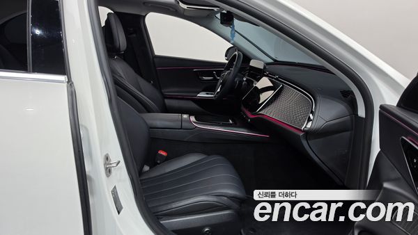 Mercedes-Benz E-Class 2024, фото 16