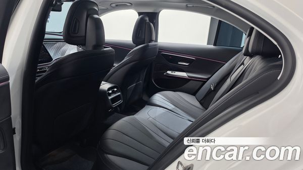 Mercedes-Benz E-Class 2024, фото 29