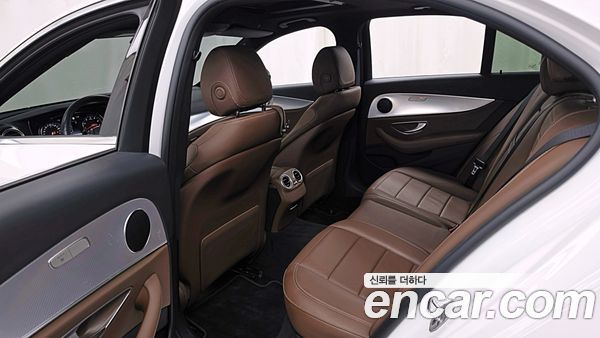 Mercedes-Benz E-Class 2020, фото 16