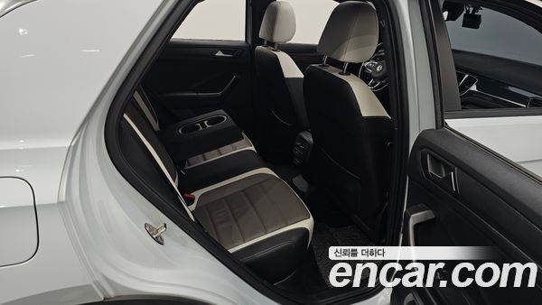 Volkswagen T-Roc 2021, фото 17