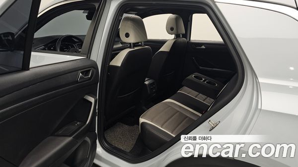 Volkswagen T-Roc 2021, фото 15